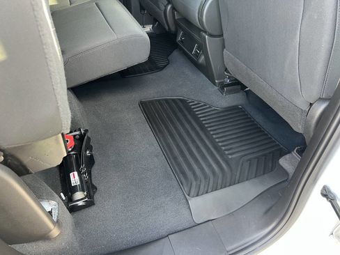 Used 2021 Chevrolet Silverado 1500 Custom image 34