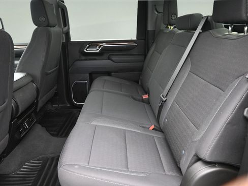 Used 2025 Chevrolet Silverado 2500 LT w/ Convenience Package AWD/4WD image 9
