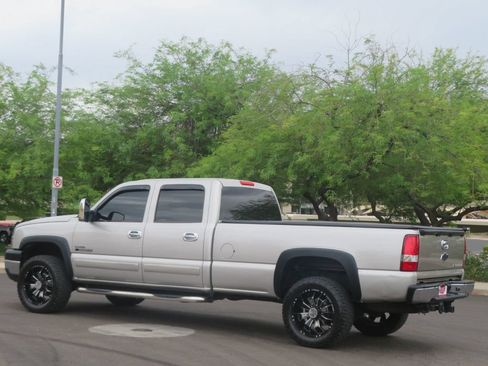 Used 2006 Chevrolet Silverado 2500 W/T w/ Heavy-Duty Power Package RWD image 5