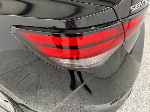 Used 2025 Nissan Sentra S FWD image 9