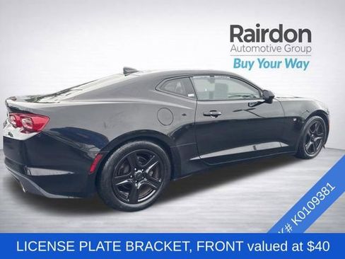 Used 2019 Chevrolet Camaro LT RWD image 4