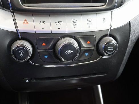 Used 2013 Dodge Journey SXT w/ Flexible Seating Group image 19
