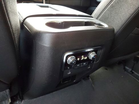 Used 2022 GMC Yukon SLT w/ SLT Luxury Package image 15