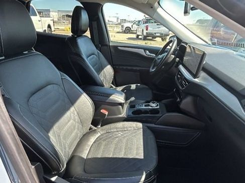 Certified 2023 Ford Escape SE w/ PHEV Premium Package FWD image 11