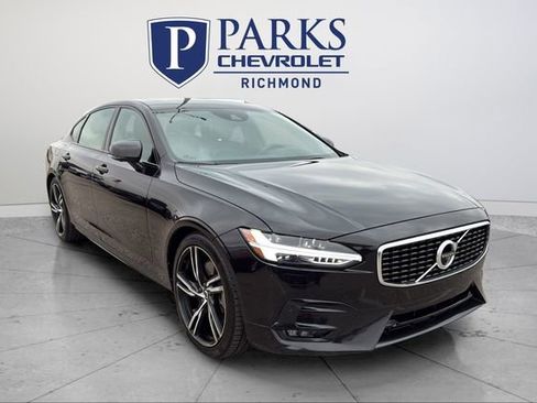 Used 2020 Volvo S90 T6 R-Design image 1