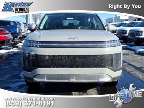 New 2026 Hyundai Ioniq 9 SE image 2