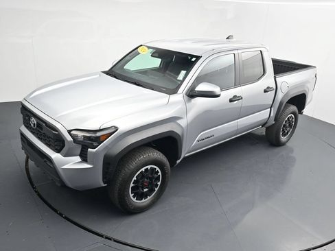 Used 2024 Toyota Tacoma TRD Off-Road AWD/4WD image 26