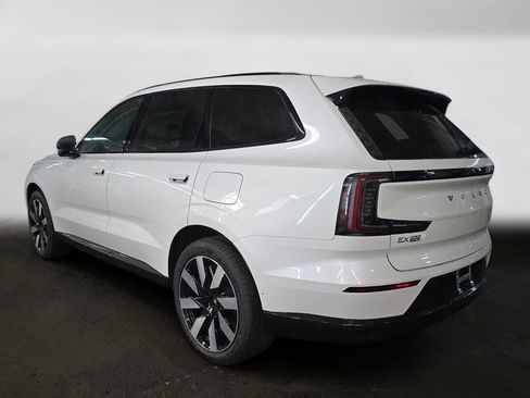 New 2025 Volvo EX90 Plus image 7