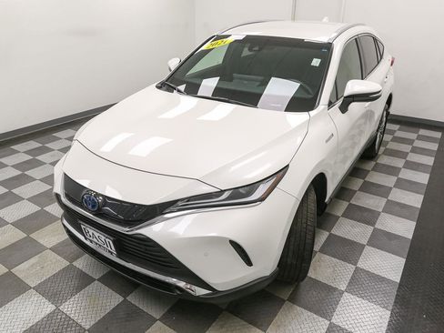 Used 2021 Toyota Venza XLE w/ Softex Package AWD/4WD image 6