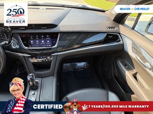 Used 2024 Cadillac XT6 Premium Luxury AWD/4WD image 17