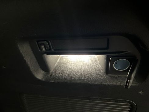 Used 2025 Ford Explorer ST-Line w/ ST-Line Street Pack image 40