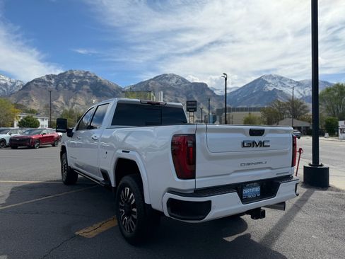 Used 2025 GMC Sierra 2500 Denali Ultimate image 8