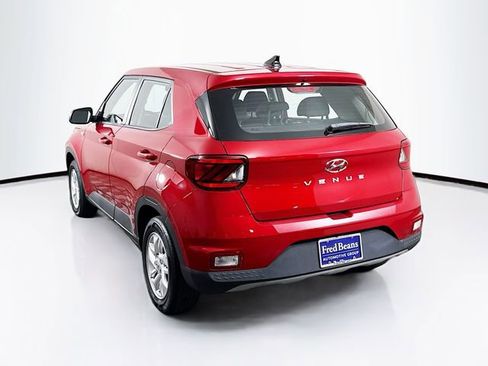 Certified 2022 Hyundai Venue SE image 6