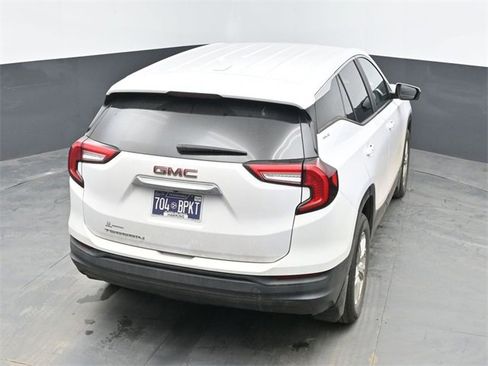 Used 2022 GMC Terrain SLE image 24