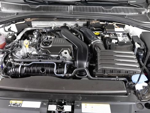 Used 2024 Volkswagen Jetta SE FWD image 40