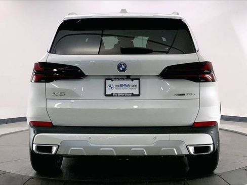 New 2026 BMW X5 xDrive50e image 3