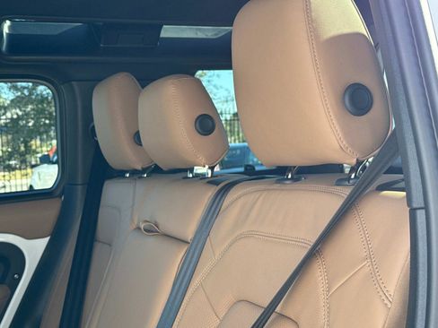 New 2025 Land Rover Defender 110 X-Dynamic SE image 14