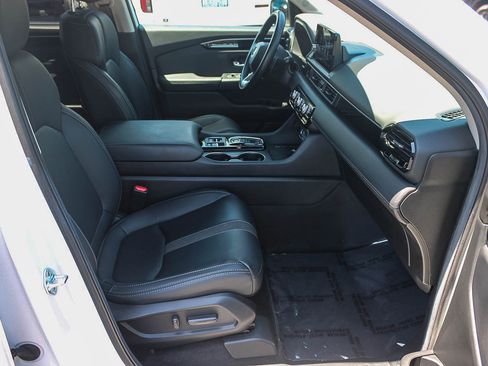 Used 2025 Honda Pilot EX-L image 17