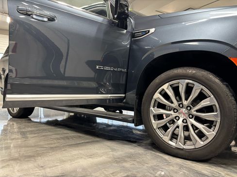 Used 2021 GMC Yukon XL Denali w/ Denali Premium Package image 13