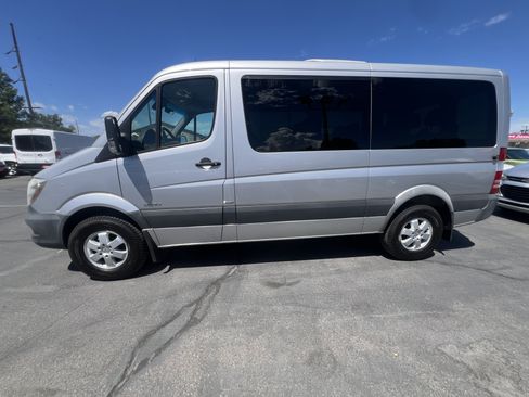 Used 2014 Mercedes-Benz Sprinter 2500 image 6