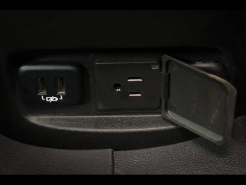 Used 2018 Chevrolet Malibu LT FWD image 24