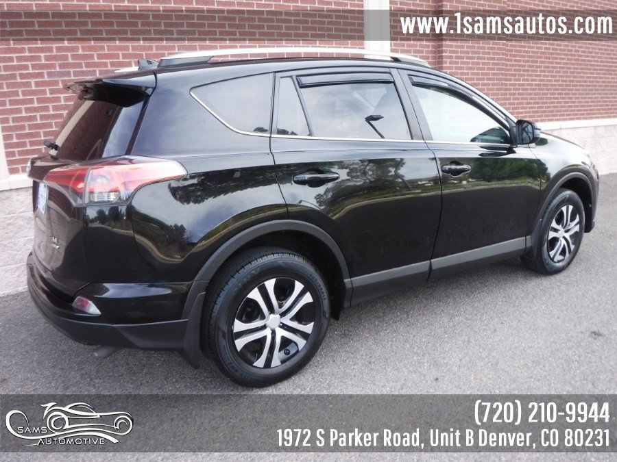 Used 2018 Toyota RAV4 LE w/ Carpet Mat Package AWD/4WD image 3