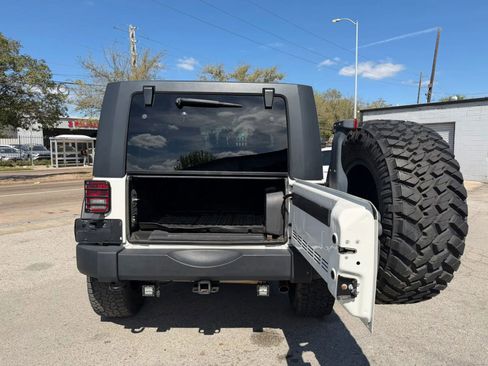 Used 2010 Jeep Wrangler Unlimited Rubicon w/ Trailer Tow Group AWD/4WD image 28