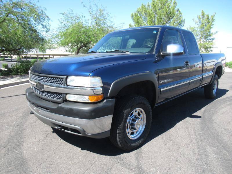 Used 2002 Chevrolet Silverado 2500 LS w/ Off-Road Skid Plate Pkg AWD/4WD image 2