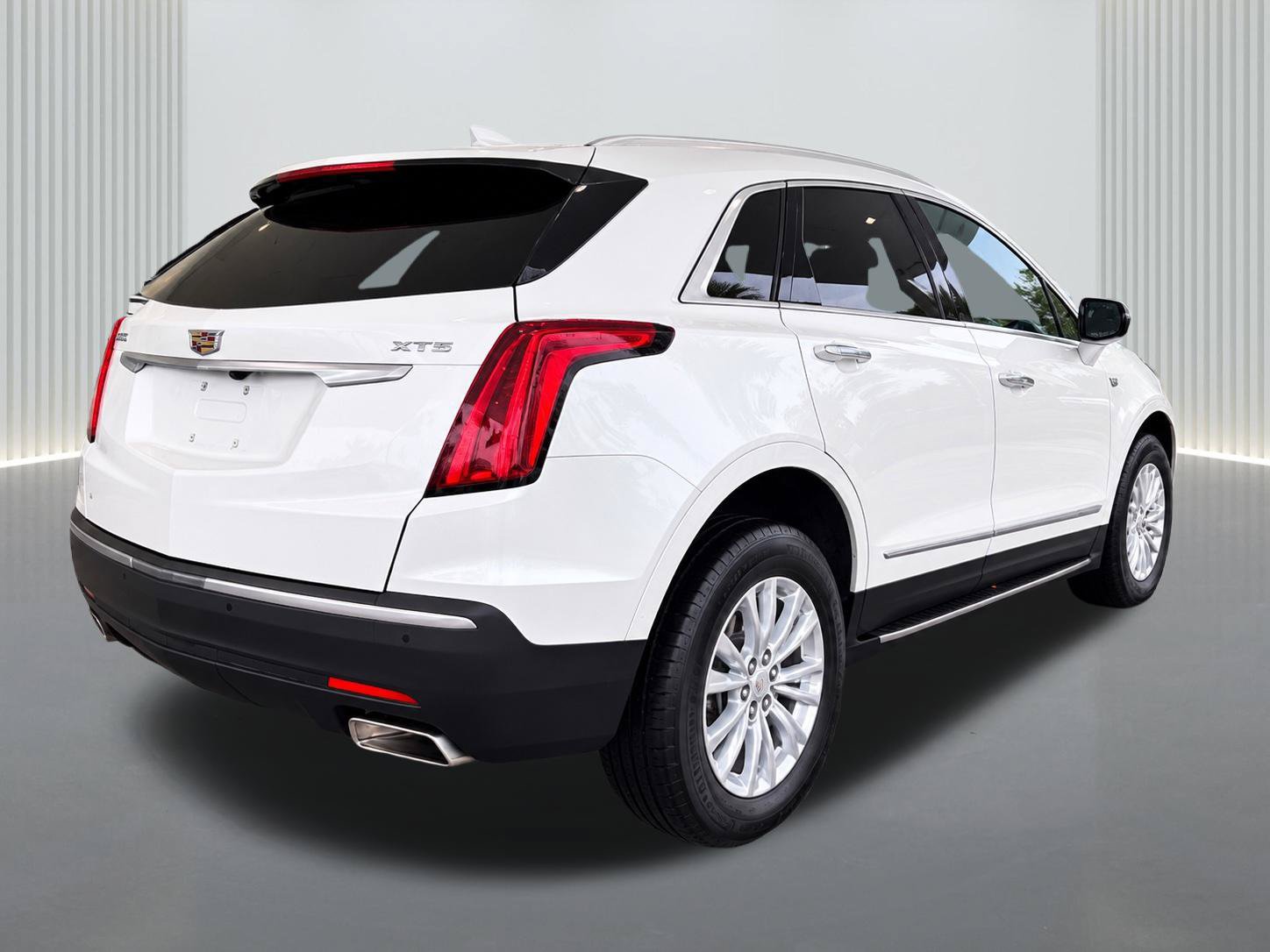 Certified 2023 Cadillac XT5 Luxury FWD image 9