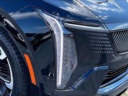 Certified 2026 Cadillac Escalade IQ Sport 2 AWD/4WD image 32