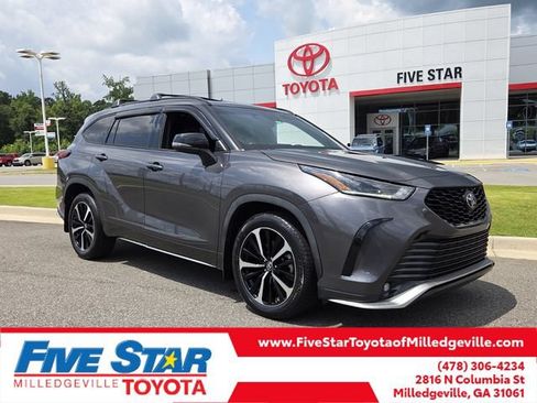 Used 2022 Toyota Highlander XSE AWD/4WD image 1