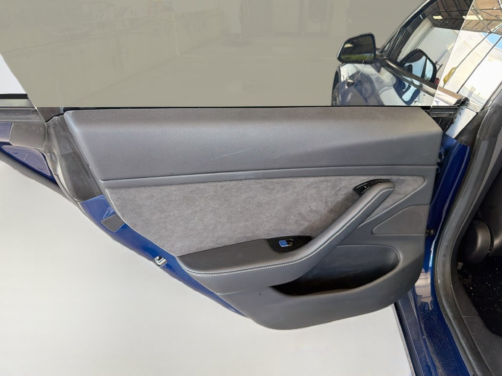 Used 2018 Tesla Model 3 Long Range RWD image 27