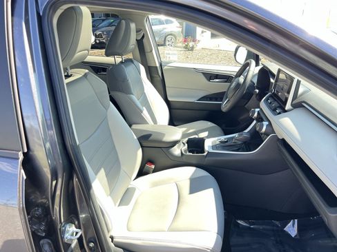 Used 2023 Toyota RAV4 XLE Premium AWD/4WD image 26