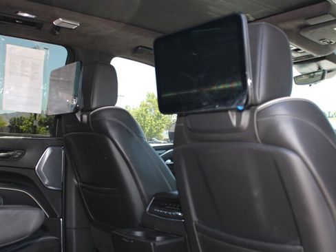 Used 2022 Cadillac Escalade ESV Sport Platinum AWD/4WD image 34