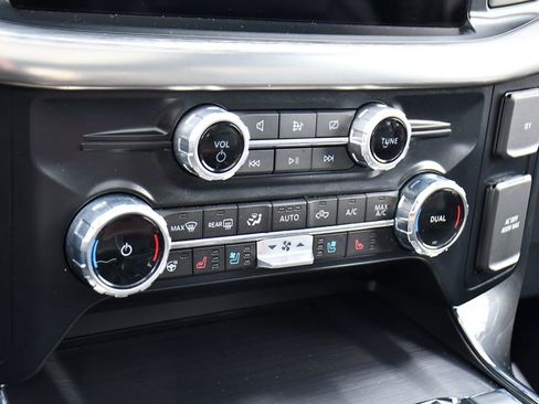 Used 2023 Ford F150 Lariat w/ Equipment Group 502A High image 29