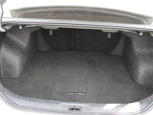 Used 2024 Nissan Altima 2.5 SV image 14