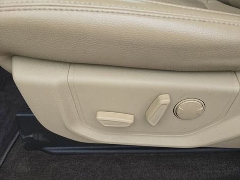 Used 2019 Ford F150 Lariat w/ Equipment Group 502A Luxury image 10