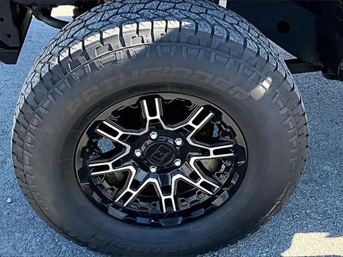 Used 2018 Jeep Wrangler Unlimited Sport S image 33