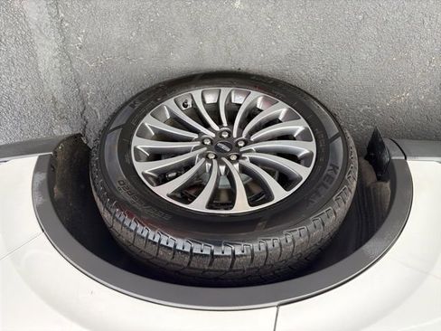 Used 2020 Lincoln Aviator Reserve w/ Equipment Group 201A image 9