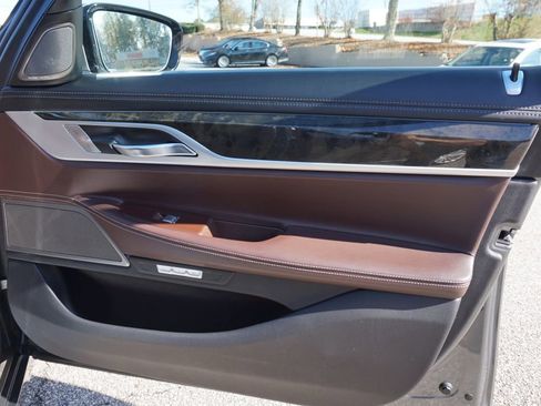 Used 2017 BMW 740i image 35