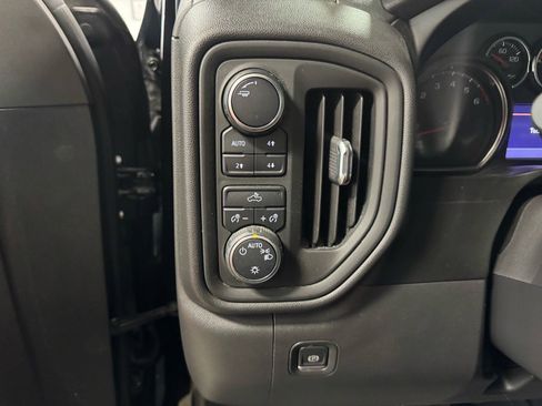 Used 2021 Chevrolet Silverado 1500 Custom Trail Boss w/ Realtree Special Edition image 18