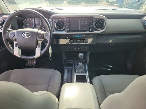 Used 2021 Toyota Tacoma SR5 RWD image 11