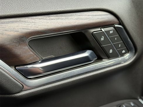 Used 2023 GMC Sierra 1500 SLT w/ SLT Premium Plus Package image 24