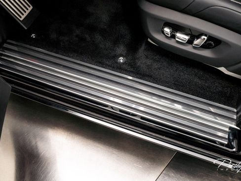 Used 2022 Rolls-Royce Phantom Sedan image 21