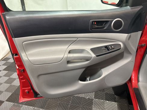 Used 2013 Toyota Tacoma 4x4 Access Cab image 18