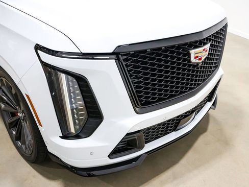 Used 2026 Cadillac Escalade V image 81