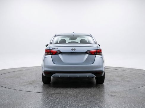 Used 2025 Nissan Versa SV image 7