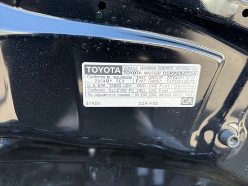 Used 2024 Toyota Corolla LE FWD image 13