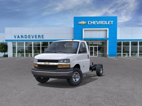 New 2026 Chevrolet Express 3500 w/ Power Convenience Package RWD image 10