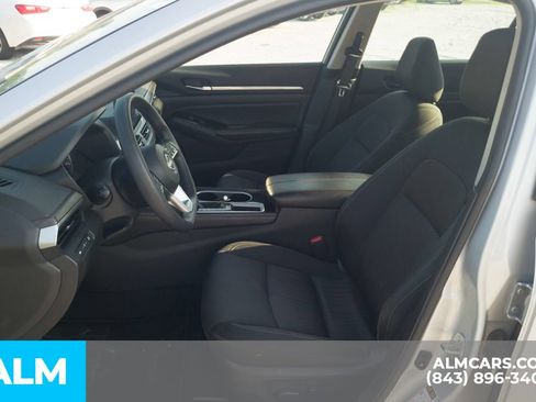 Used 2023 Nissan Altima 2.5 SV FWD image 6